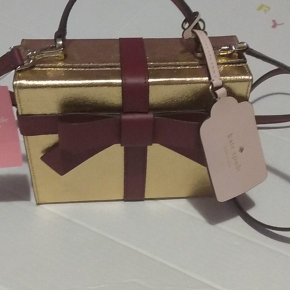 Kate Spade wrapping party crossbody or tote color golden/wine nwt - Picture 2 of 7